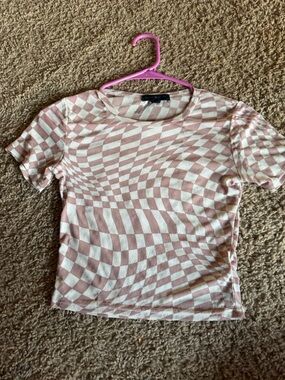 Optical-Check Short Sleeve Tee in Pink and Cream